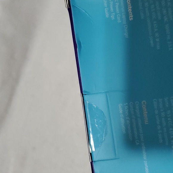 Targus 90W AC Semi-Slim Universal Laptop Charger with 6-Foot Cable, Inc - Picture 9 of 9